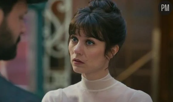 Qui aurait parié là‑dessus ? Lundi soir, France 2 a pris la tête des audiences grâce à Noir comme neige . Porté par Laurent Gerra, l’épisode L’œil du diable a réuni 3,39 millions de téléspectateurs (17,9 %). TF1 suit de très près avec la fin de Montmartre (3,36 millions), légèrement en baisse après sa pause forcée. M6 complète le podium avec L’amour est dans le pré (3,33 millions), toujours leader sur les femmes de moins de 50 ans. France 3, en revanche, s’effondre L’école est à nous n’a séduit que 939 000 curieux